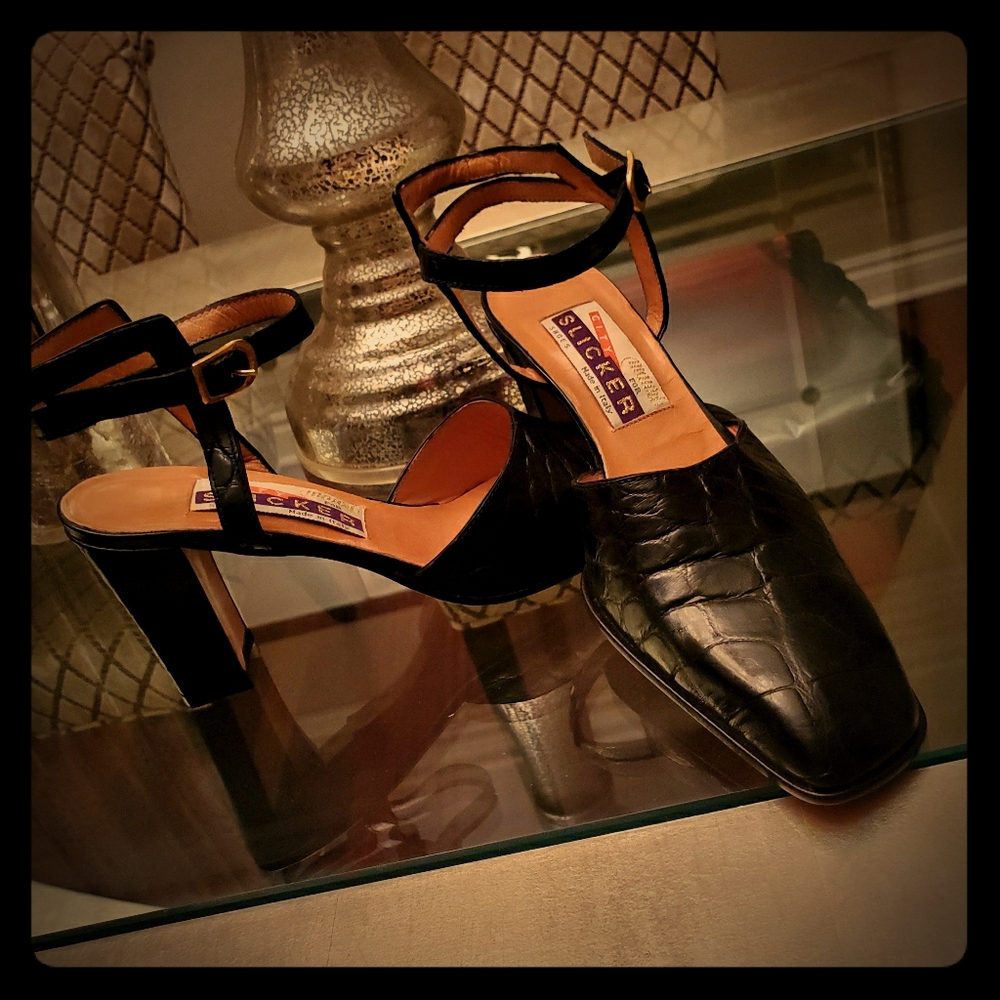 Mauri Black Alligator Sling block heel pump
